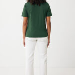 Femme de dos en t-shirt vert