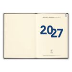Livre ouvert affichant 2027 en grand