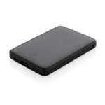 Batterie externe noire sur fond blanc