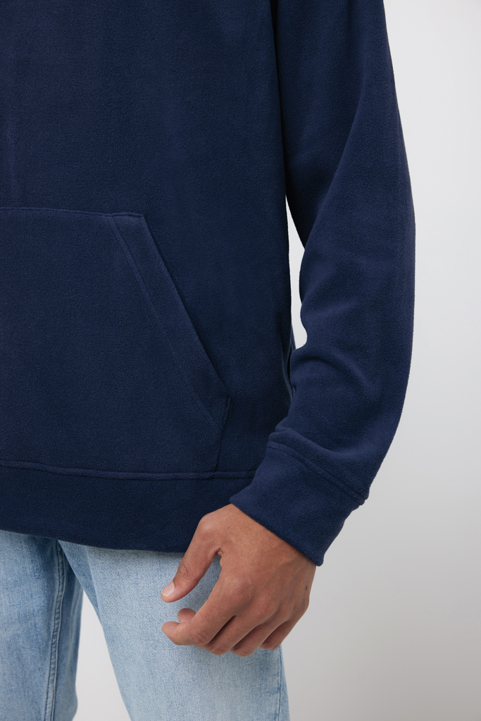 Sweat à capuche bleu marine et jean clair