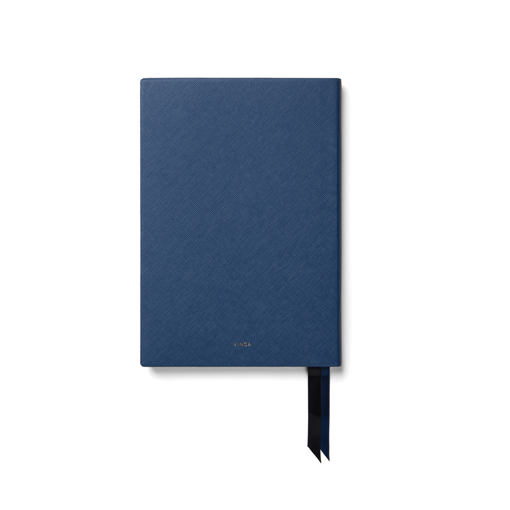Carnet bleu texturé avec rubans marque-page